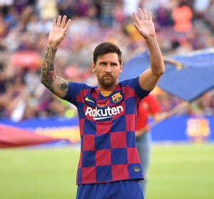 Messi saluda a la afición del Barcelona Messi saluda a la afición del Barcelona