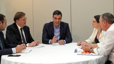 Reuni&oacute;n entre Pedro S&aacute;nchez, M&oacute;nica Oltra y Joan Baldov&iacute;