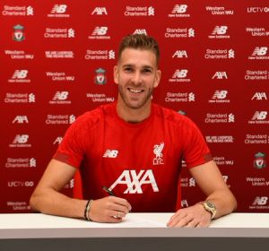 Adrián San Miguel firma su nuevo contrato con el Liverpool Adrián San Miguel firma su nuevo contrato con el Liverpool
