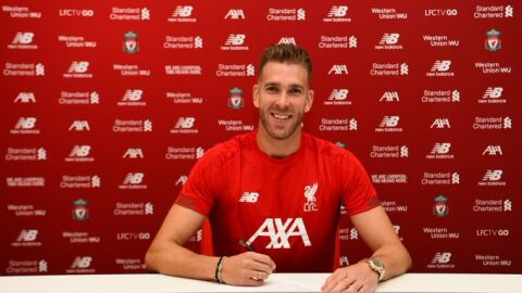 Adri&aacute;n San Miguel firma su nuevo contrato con el Liverpool