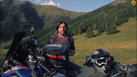 Charly Sinewan: el comienzo de su ruta en moto por España Charly Sinewan: el comienzo de su ruta en moto por España