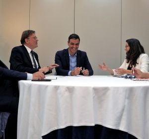 Reunión entre Pedro Sánchez, José Luis Ábalos y Ximo Puig con Mónica Oltra y Joan Baldoví Reunión entre Pedro Sánchez, José Luis Ábalos y Ximo Puig con Mónica Oltra y Joan Baldoví