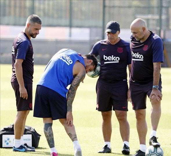 Leo Messi se lesiona en el sóleo y podría perderse el inicio de LaLiga Santander Leo Messi se lesiona en el sóleo y podría perderse el inicio de LaLiga Santander