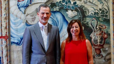 Felipe VI recibe a Francina Armengol en el Palacio de la Almudaina