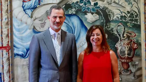 Felipe VI recibe a Francina Armengol en el Palacio de la Almudaina Felipe VI recibe a Francina Armengol en el Palacio de la Almudaina
