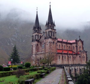 Santuario de Covadonga Santuario de Covadonga