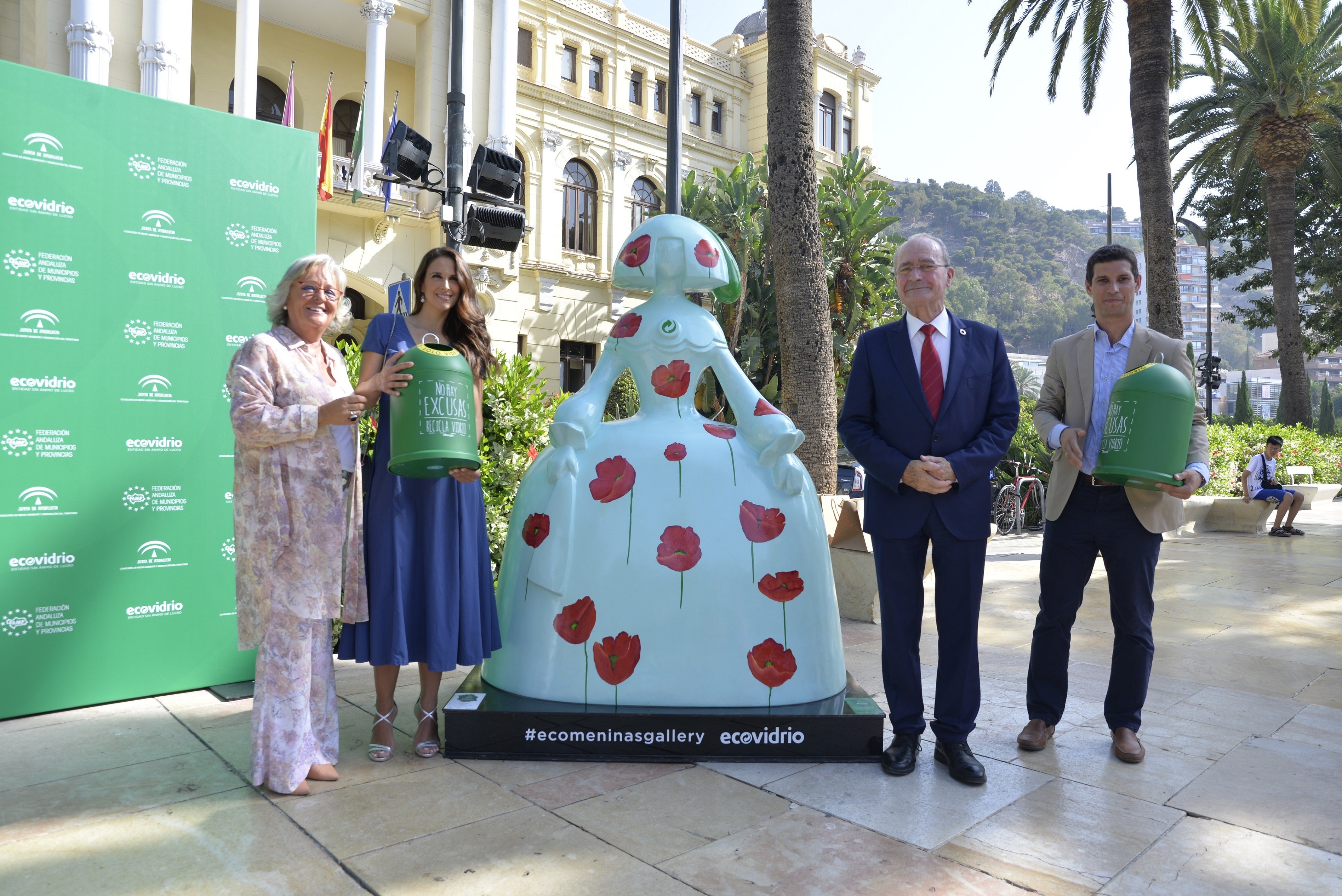 Un recorrido en pro del reciclaje de vidrio Un recorrido en pro del reciclaje de vidrio