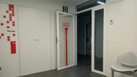 Sala de espera del área de Traumatología de Urgencias del Hospital General Universitario de Elche. Sala de espera del área de Traumatología de Urgencias del Hospital General Universitario de Elche.