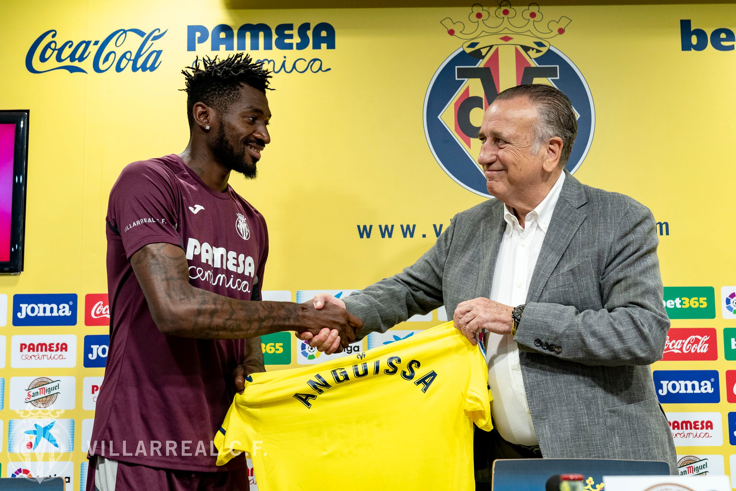 El Villareal presenta a Zambo Anguissa El Villareal presenta a Zambo Anguissa