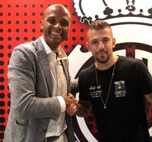 Aleksandar Trajkovski y Maheta Molango Aleksandar Trajkovski y Maheta Molango