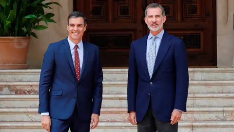 Pedro Sánchez con el Rey Felipe VI Pedro Sánchez con el Rey Felipe VI