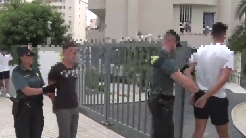 Decretan prisión provisional para tres de los cinco detenidos por abusar sexualmente de dos mujeres en Benidorm Decretan prisión provisional para tres de los cinco detenidos por abusar sexualmente de dos mujeres en Benidorm