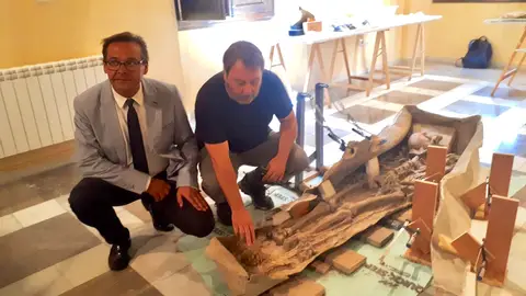 Antonio Granados y Ángel Rodríguez Sarcófago Romano