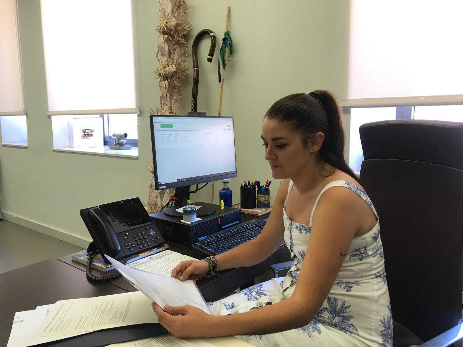 El prestigioso microbiólogo de la UA Francis Mojica estudia cómo vencer la plaga de xylella fastidiosa en los almendros El prestigioso microbiólogo de la UA Francis Mojica estudia cómo vencer la plaga de xylella fastidiosa en los almendros