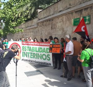 Docentes de Granada se concentran Docentes de Granada se concentran
