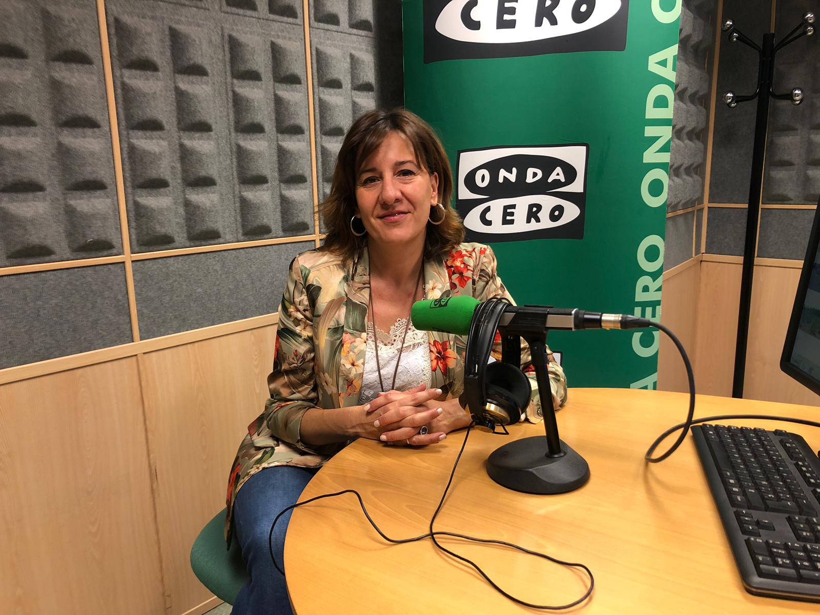 Blanca Fernández: "Junta y PSOE tienen un claro compromiso con Almadén, seguiremos luchando por la A-43" Blanca Fernández: "Junta y PSOE tienen un claro compromiso con Almadén, seguiremos luchando por la A-43"