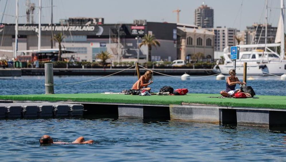 La piscina urbana es una de las novedades de La Marina esta verano.