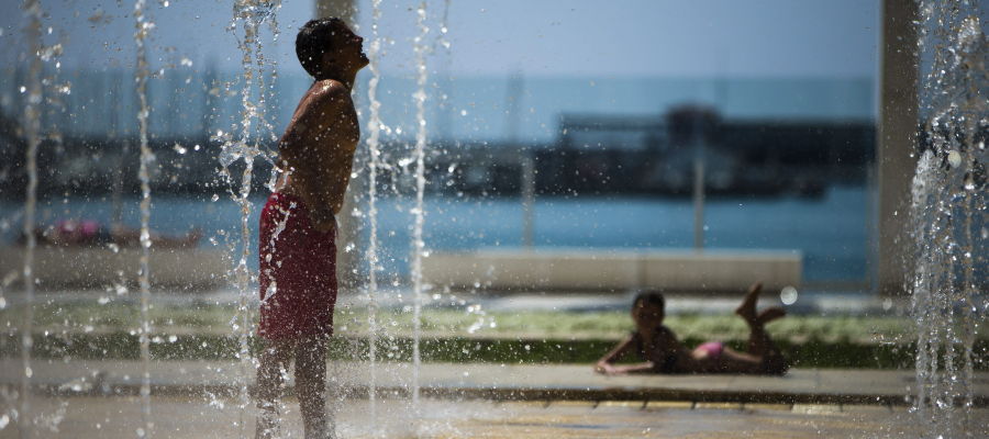 Cerca de 20 provincias españolas en alerta por calor y cuatro por fenómenos costeros. Cerca de 20 provincias españolas en alerta por calor y cuatro por fenómenos costeros.