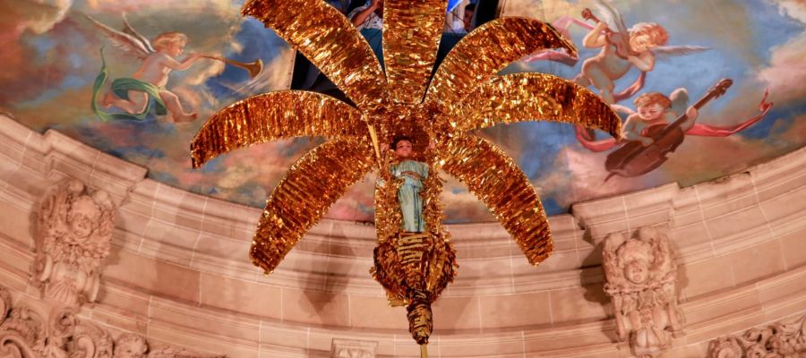 Momentos de la Prova de l'Angel del Misteri d'Elx en la basílica de Santa María de Elche. Momentos de la Prova de l'Angel del Misteri d'Elx en la basílica de Santa María de Elche.