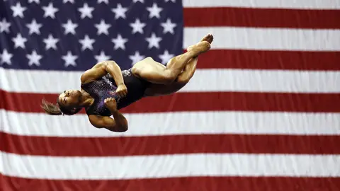 Simone Biles, durante uno de sus ejercicios Simone Biles, durante uno de sus ejercicios