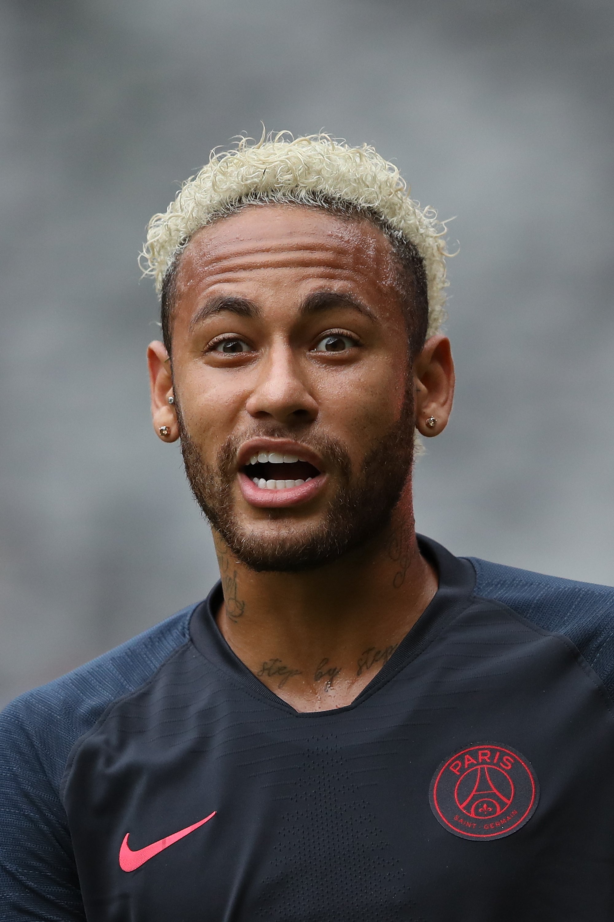 Guy Roger, periodista francés: "El Real Madrid está por delante en la operación Neymar" Guy Roger, periodista francés: "El Real Madrid está por delante en la operación Neymar"