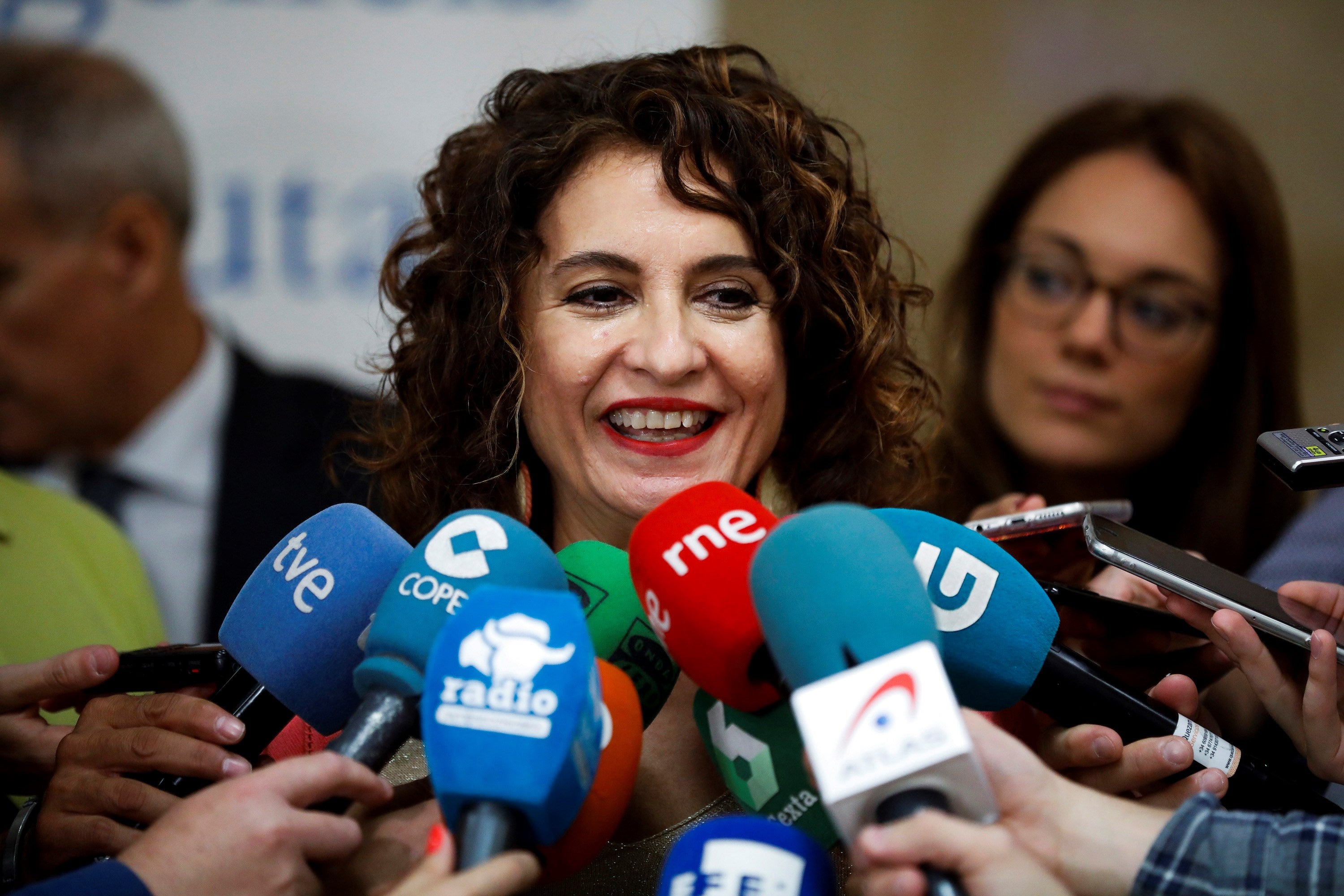 María Jesús Montero: "El fundador de Open Arms no está legitimado para realizar peticiones de asilo" María Jesús Montero: "El fundador de Open Arms no está legitimado para realizar peticiones de asilo"
