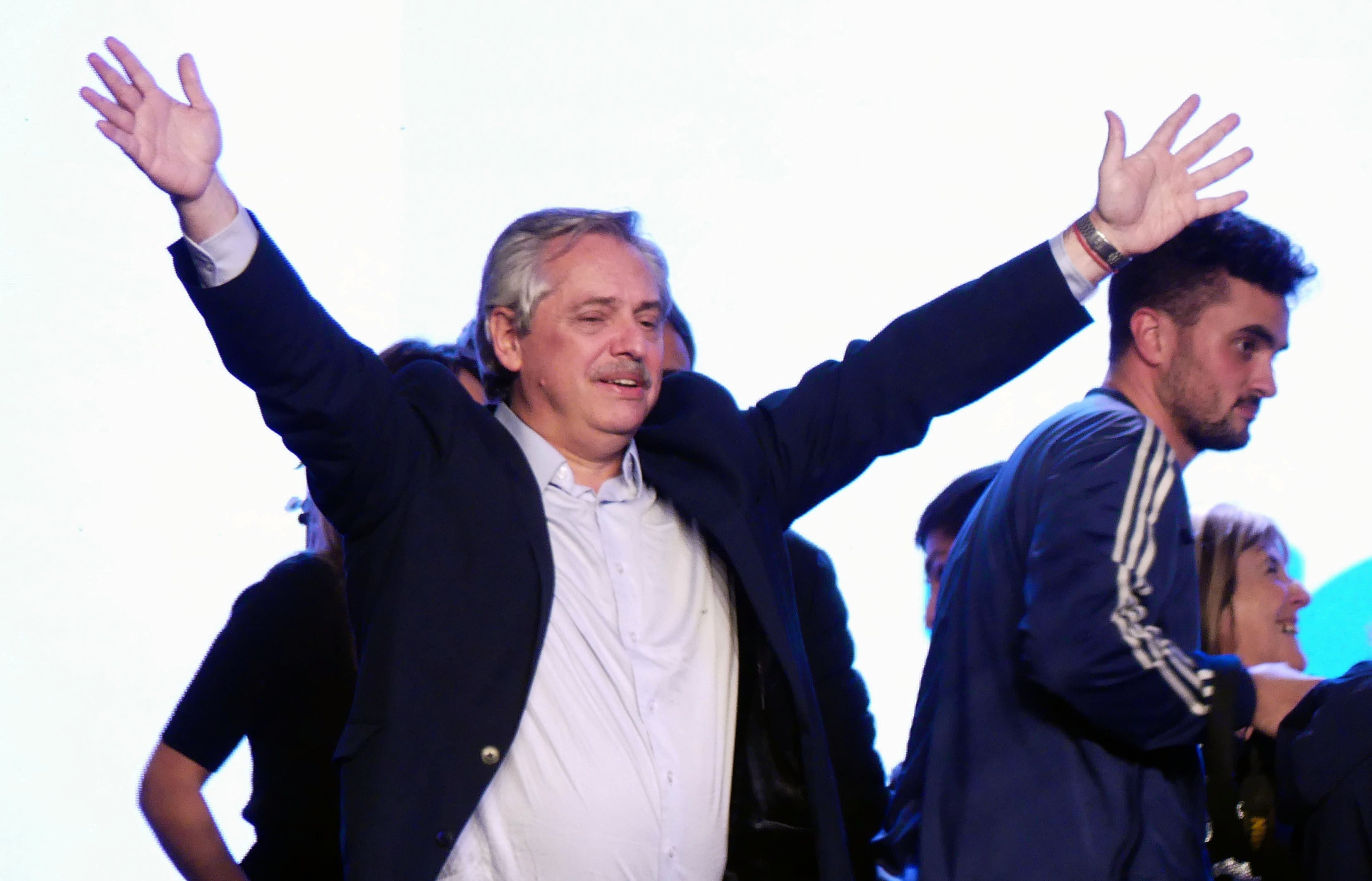 Alberto Fernández, el candidato de Cristina Fernández de Kirchner, supera a Mauricio Macri en las primarias argentinas Alberto Fernández, el candidato de Cristina Fernández de Kirchner, supera a Mauricio Macri en las primarias argentinas
