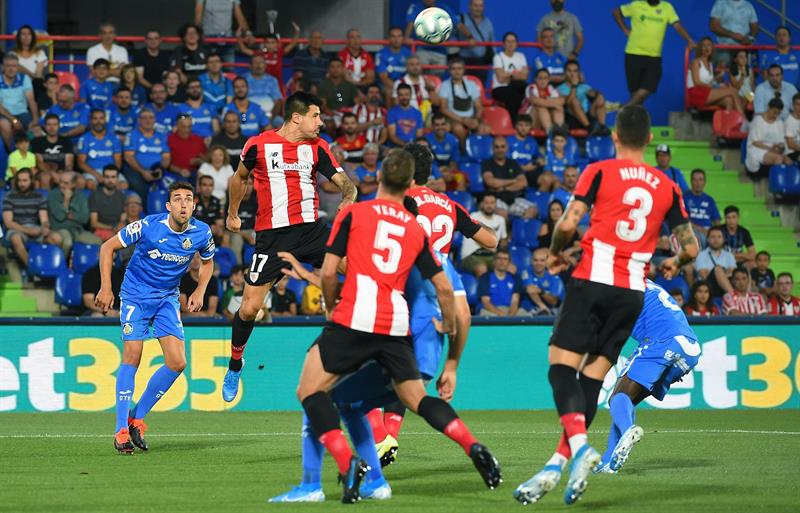 Williams y Raúl García dan la victoria al Athletic en el derbi vasco Williams y Raúl García dan la victoria al Athletic en el derbi vasco