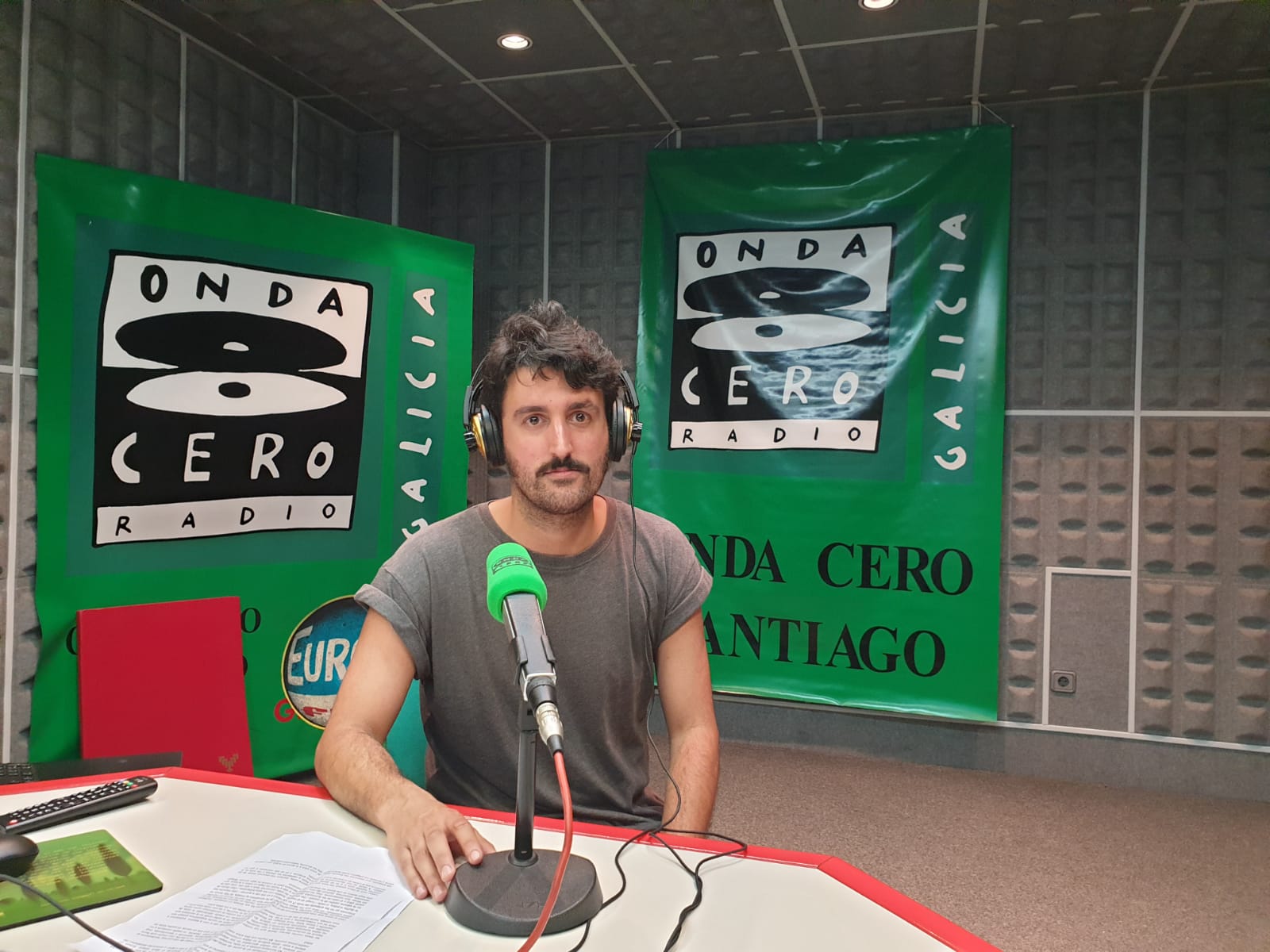 "Si las fotos de perfil en las redes sociales nos las hicieran con la webcam del psicotécnico, se iban a caer unas cuantas caretitas" "Si las fotos de perfil en las redes sociales nos las hicieran con la webcam del psicotécnico, se iban a caer unas cuantas caretitas"