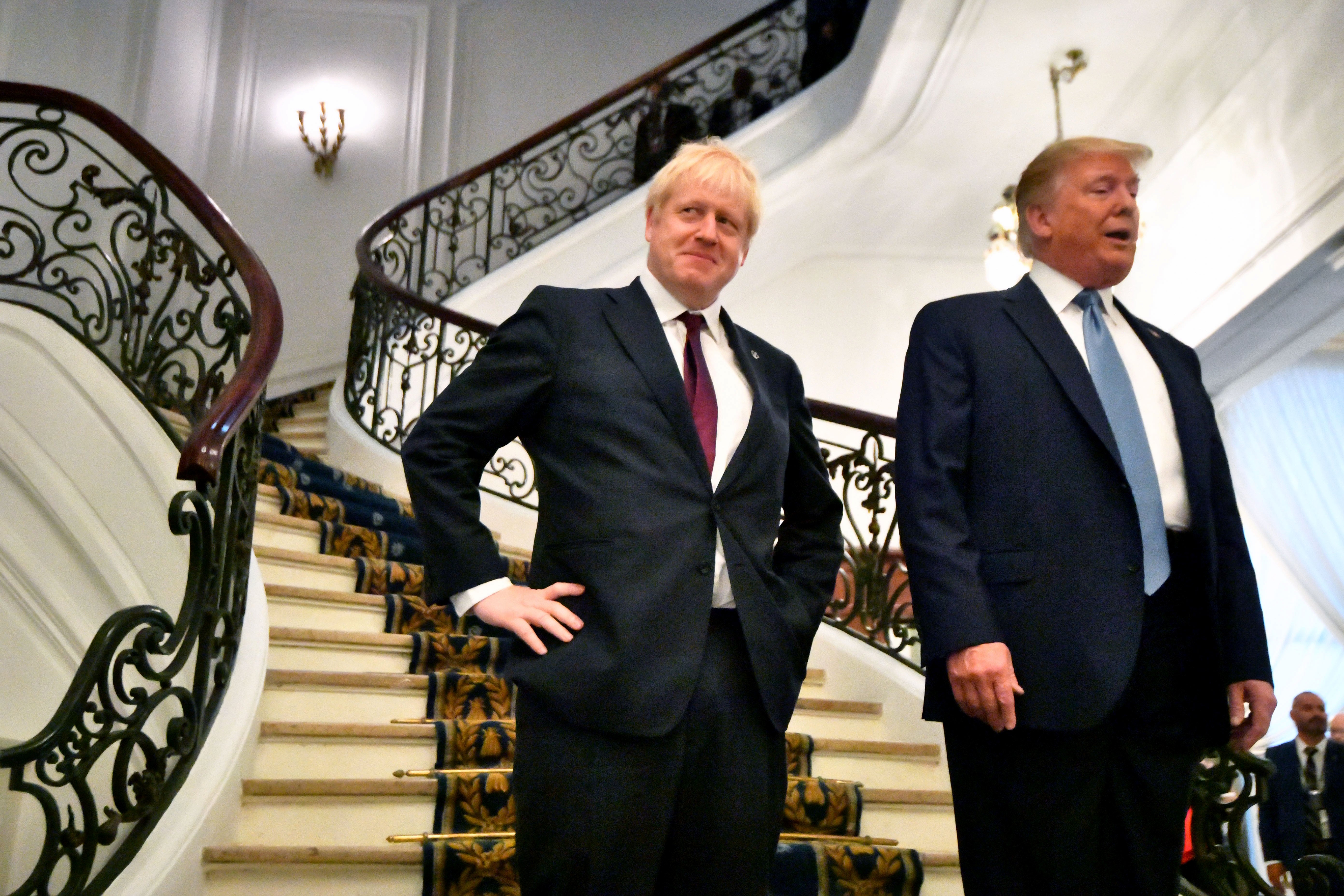 Trump defiende a Johnson como el "hombre ideal para el Brexit" y le promete un "gran acuerdo comercial" Trump defiende a Johnson como el "hombre ideal para el Brexit" y le promete un "gran acuerdo comercial"
