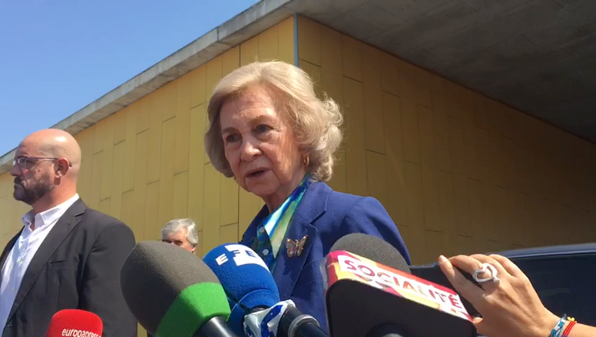 La reina Sofía acude a visitar a don Juan Carlos al Hospital Quirón La reina Sofía acude a visitar a don Juan Carlos al Hospital Quirón