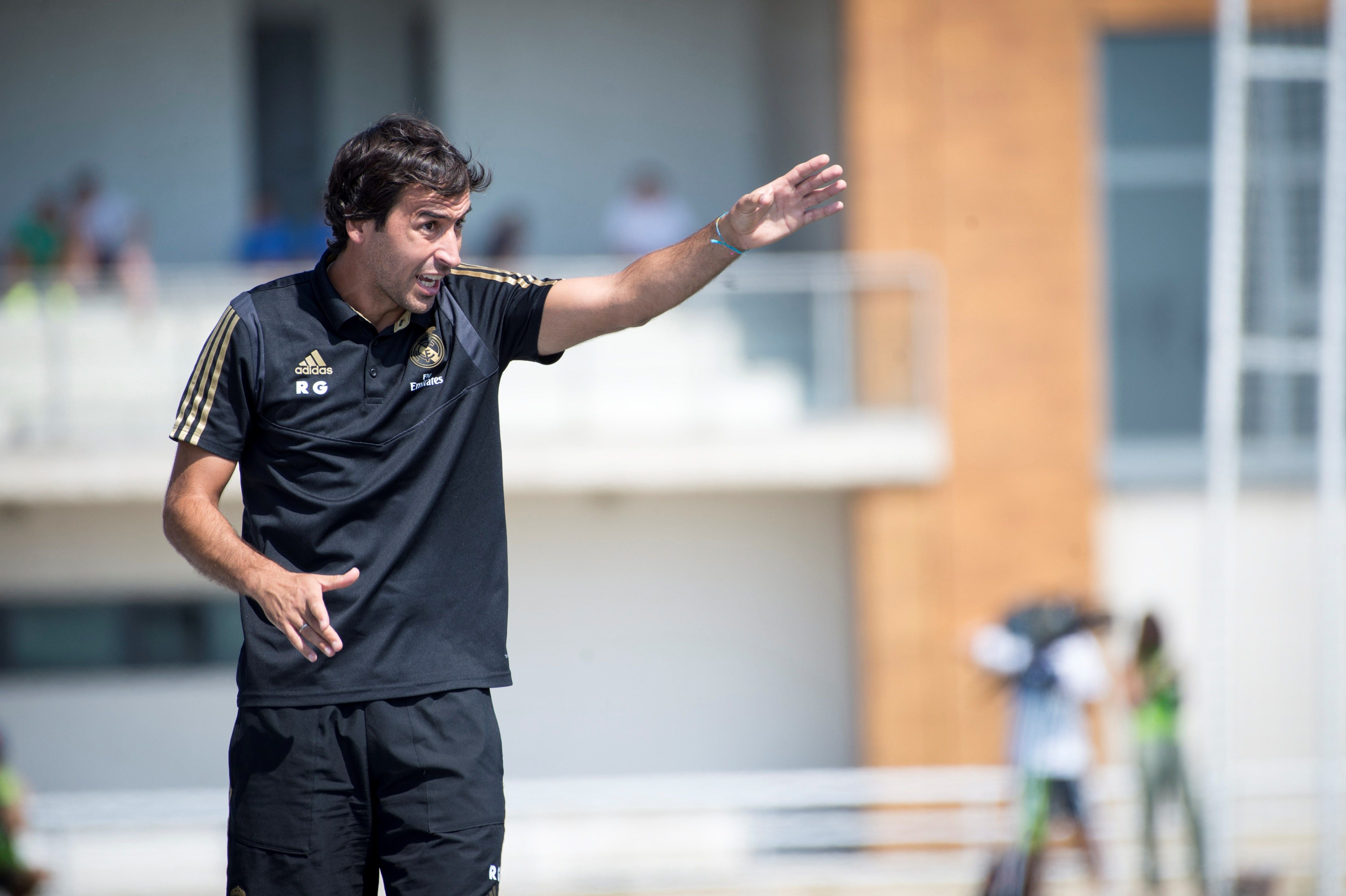 Raúl González, más cerca que nunca de dejar el Castilla y aceptar la oferta del Villarreal Raúl González, más cerca que nunca de dejar el Castilla y aceptar la oferta del Villarreal