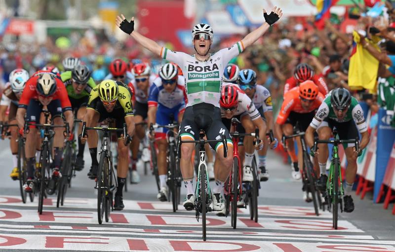 Bennett se estrena en La Vuelta con un triunfo incontestable en Alicante Bennett se estrena en La Vuelta con un triunfo incontestable en Alicante