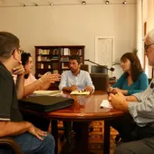 El presidente de la Diputación, Carlos Mazón, en la reunión celebrada con la alcaldesa del municipio de Sax, Laura Estevan. El presidente de la Diputación, Carlos Mazón, en la reunión celebrada con la alcaldesa del municipio de Sax, Laura Estevan.