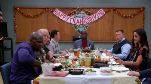 Brooklyn Nine Nine - Temporada 1 - Cap&iacute;tulo 10: Acci&oacute;n de gracias