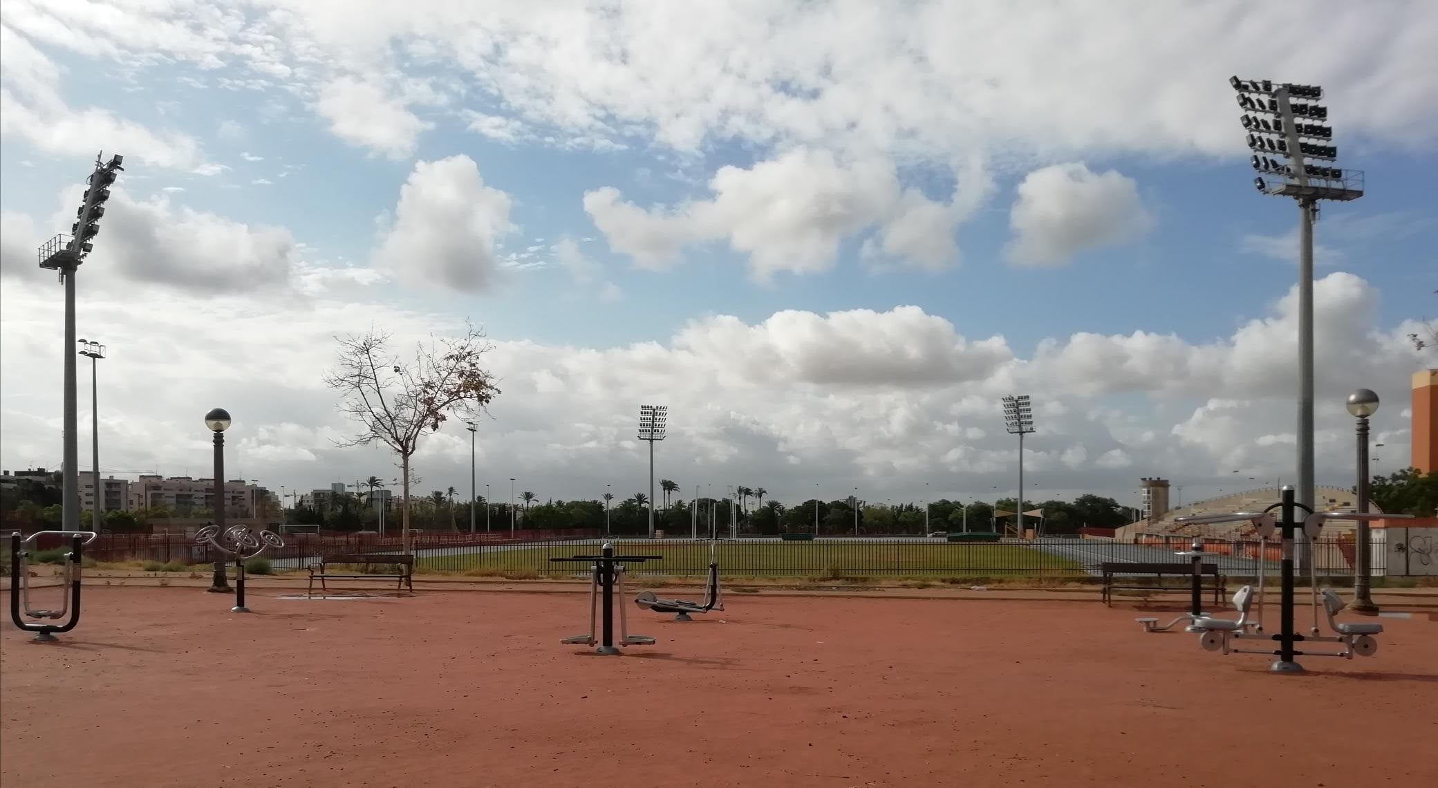El Ayuntamiento de Elche instala un circuito biosaludable en el barrio Altabix/Universidad fruto de los presupuestos participativos El Ayuntamiento de Elche instala un circuito biosaludable en el barrio Altabix/Universidad fruto de los presupuestos participativos