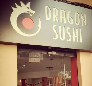 Establecimiento Dragon Sushi. Establecimiento Dragon Sushi.