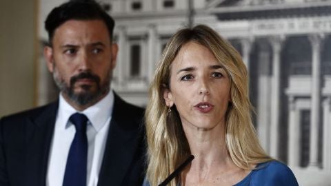 Cayetana &Aacute;lvarez de Toledo ante los medios