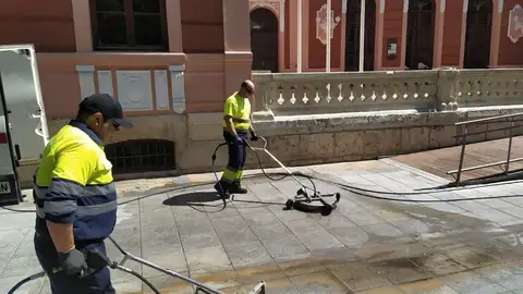 Labores de limpieza durante las fiestas de Ciudad Real Labores de limpieza durante las fiestas de Ciudad Real