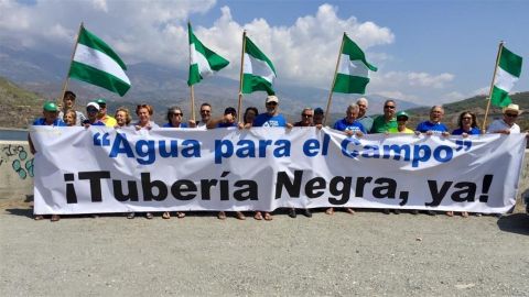 Manifestaci&oacute;n en la presa de Rules