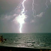 Tormenta eléctrica en la playa de Arenales del Sol de Elche. Tormenta eléctrica en la playa de Arenales del Sol de Elche.