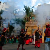 Alardo durante las fiestas populares de Crevillente. Alardo durante las fiestas populares de Crevillente.