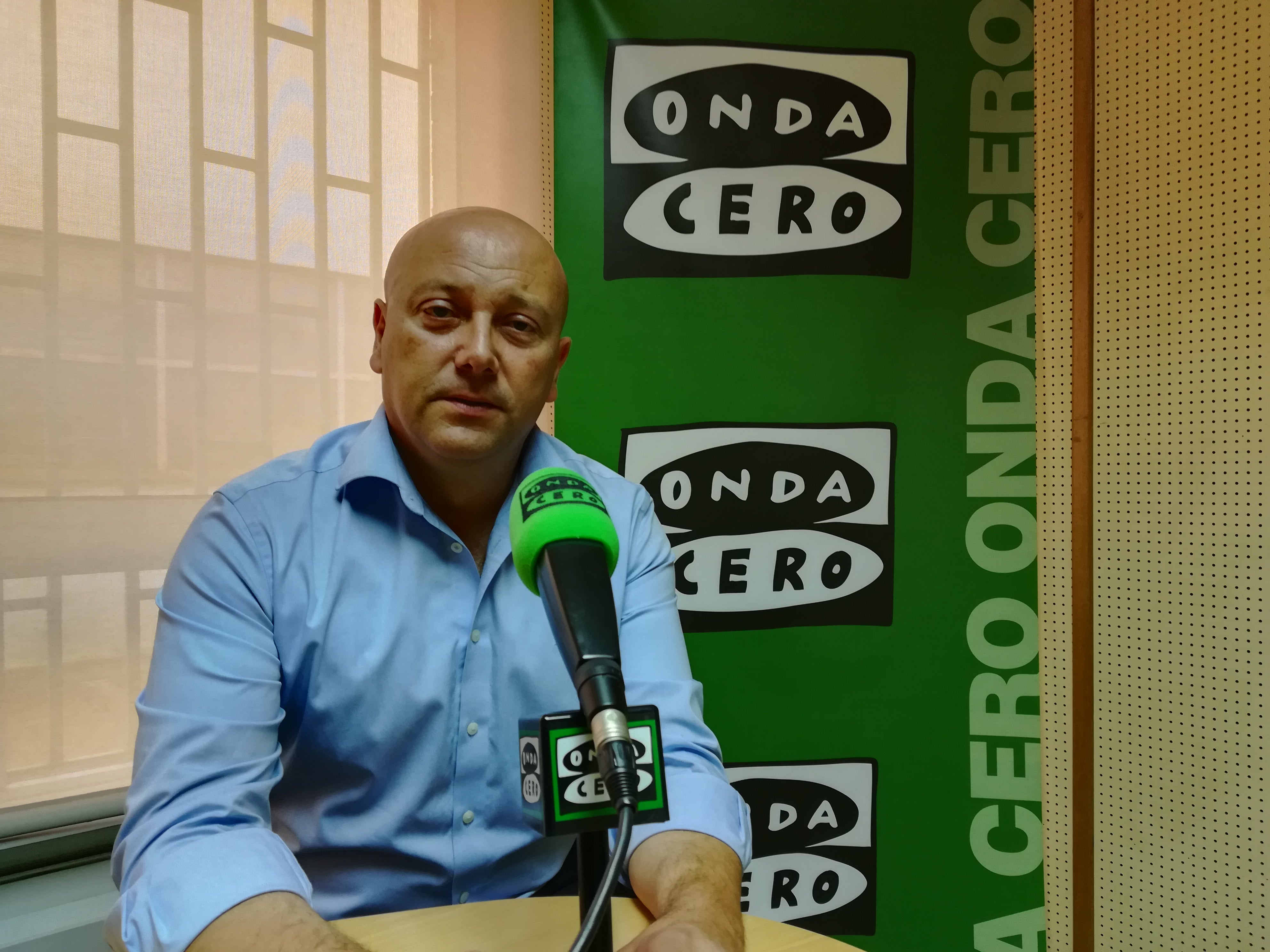 Luis Calderón, alcalde de Paredes de Nava, en "JELO EN VERANO" con Arturo Téllez Luis Calderón, alcalde de Paredes de Nava, en "JELO EN VERANO" con Arturo Téllez