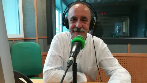 Santi Rodriguez Santi Rodriguez