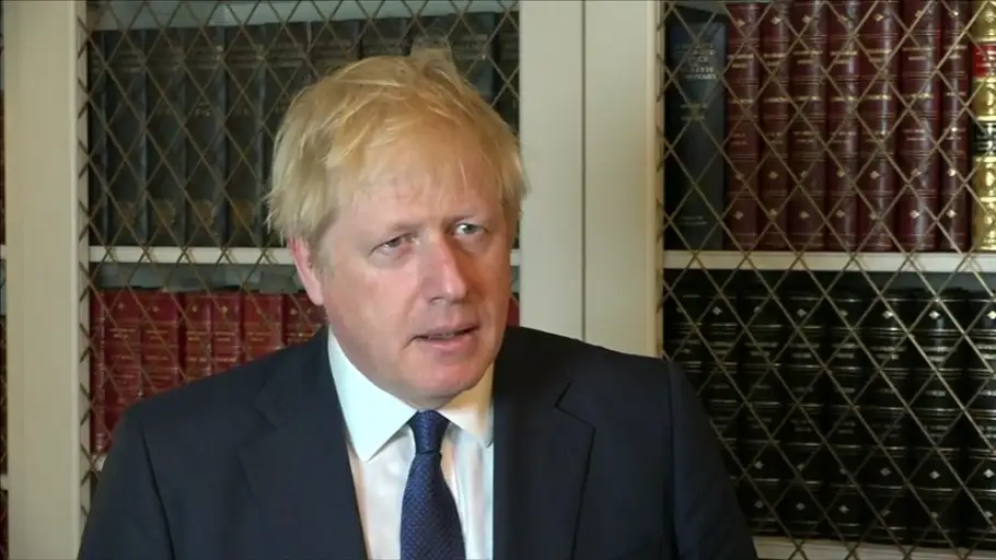 Boris Johnson pide suspender el Parlamento británico en un intento por impedir que la oposición obstaculice el 'brexit' Boris Johnson pide suspender el Parlamento británico en un intento por impedir que la oposición obstaculice el 'brexit'