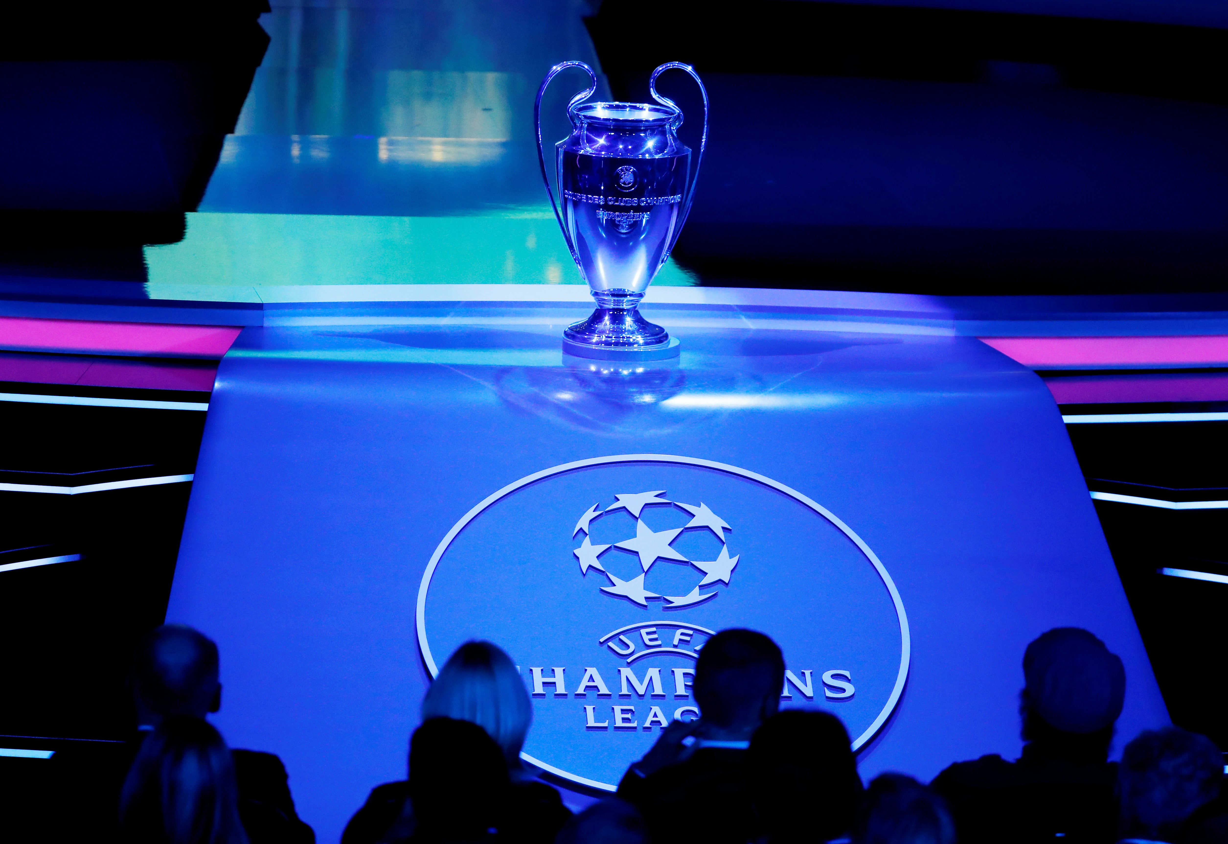 Chelsea, Ajax de Amsterdam y Lille serán los rivales del Valencia en Champions Chelsea, Ajax de Amsterdam y Lille serán los rivales del Valencia en Champions