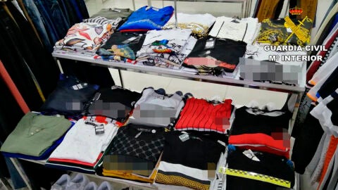 Productos falsificados intervenidos por la Guardia Civil de Novelda.