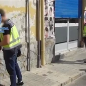Detención del individuo por parte de la Policía Nacional en la localidad de Elda. Detención del individuo por parte de la Policía Nacional en la localidad de Elda.