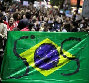 Movilización en Brasil por el Amazonas Movilización en Brasil por el Amazonas