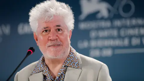 Pedro Almodóvar, en la Mostra de Venecia 2019 Ha venido al festival a recoger un León de Oro a toda su carrera